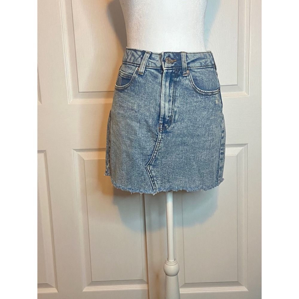Wild Fable Acid Wash Denim Mini Skirt Blue Raw Hem High Waisted Size 4